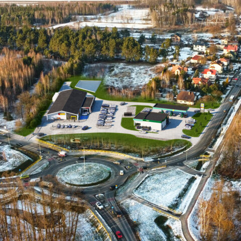 BSA23-001-biedronka-Wolomin-apteka-HDR